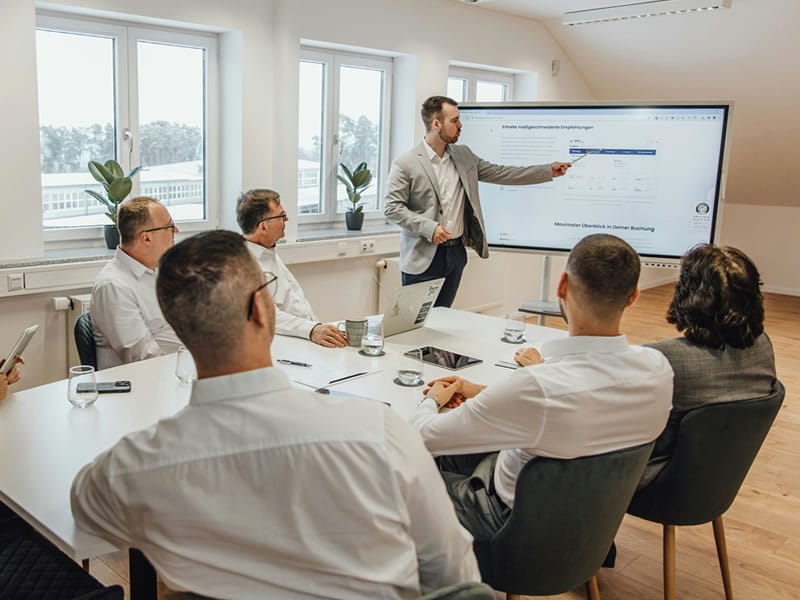 Asistencia en reuniones bilaterales México-Angola